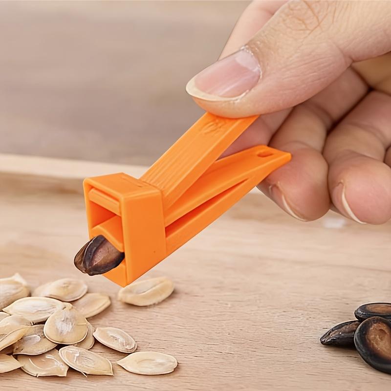 1pc Plastic Mini Melon Seed Shell Opener, 3D Printed Melon Seed Shell Opener, Kitchen Gadget. Suitable for Gatherings, Baking,and Opening Melon Seeds