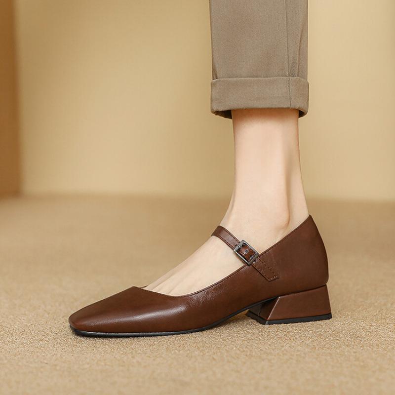 

New comfortable fashion single shoes low heel large size comfortable square heel light mouth rubber sole casual solid color four seasons small leath 34