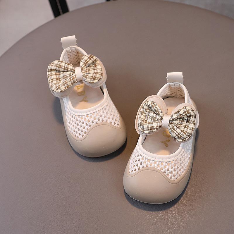 Summer hollow-out fly-woven mesh baby sandals, toddler walking shoes for girls, infant sandals for baby girls.