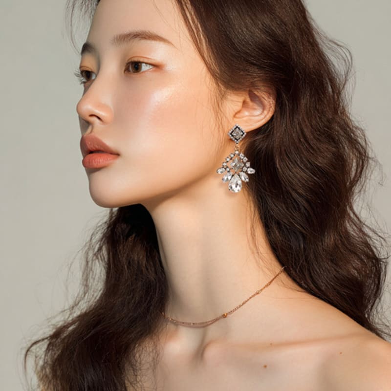 

AUGUST ALICE Antique Bold Auric Bloom Crystal Earrings one