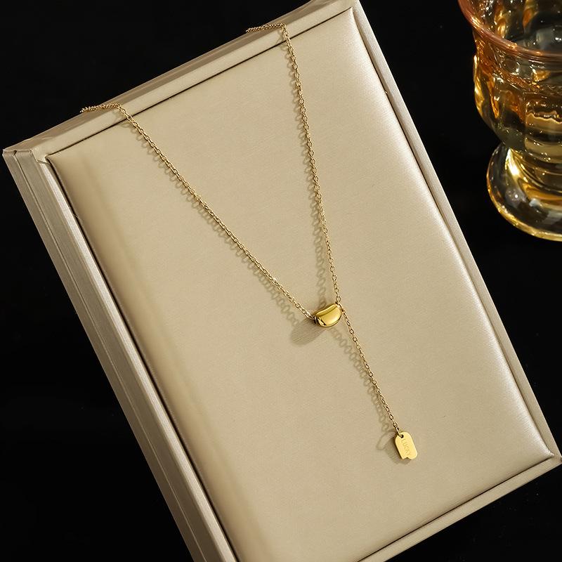 

Golden Acacia Lucky Beans Titanium Steel Non-Fading Clavicle Necklace - Women s Niche Sweater Chain