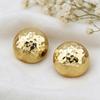 A Pair of Hammer-pattern Metal Round Stud Earrings, European and American Simple Design Sense, Suitable for Women's Daily Wear