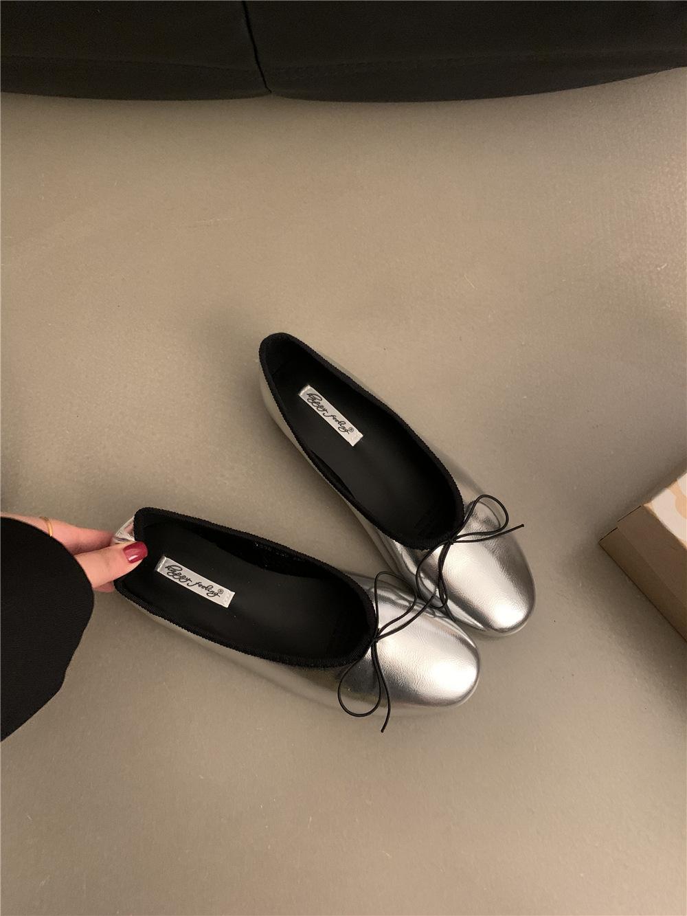 

French light mouth silver single shoes women s shoes 2025 new spring and autumn Korean version gentle one-pedal flat beanie shoes 39 серебряный
