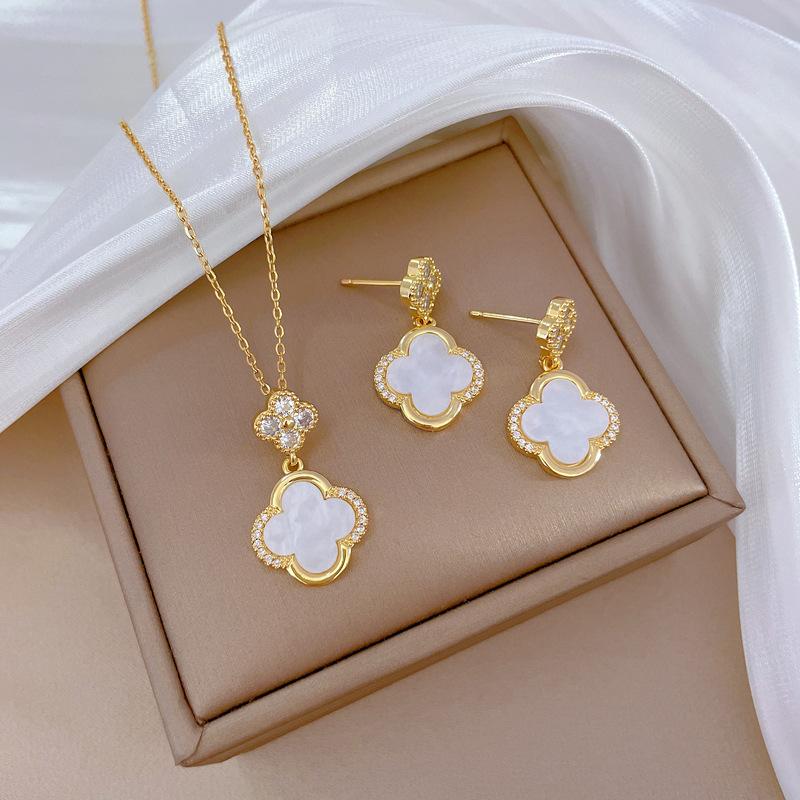 Micro Inlaid Lucky Grass Necklace Earrings Set Light Luxury Personality Temperament Banquet Earrings Item Combination