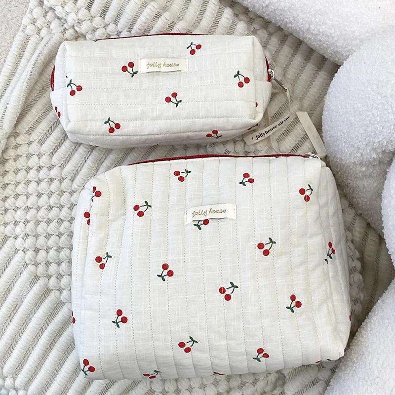 Quilted Cott Ladies Travel Storage Bag Retro Cherry Women's Cosmetic Bags Cute Design Girls Pencil Case Makeup Bag Handbags