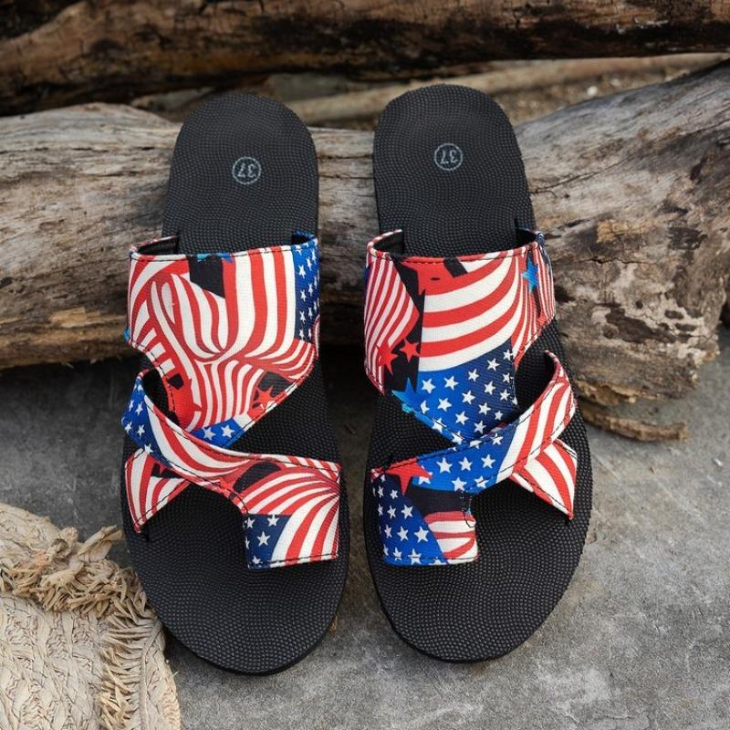 Spot Sommer Neu Dicke Sohle Farbkombination Klettverschluss Europäischer und Amerikanischer Berühmter Stil Strand Sandalen Damen