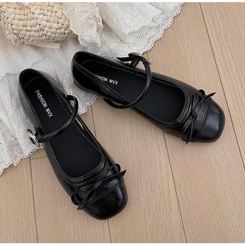 New Silver Round Toe Low Heeled Mary Jane Single Shoes Women New Retro Dress with Shallow Mouth Small Leather Shoes