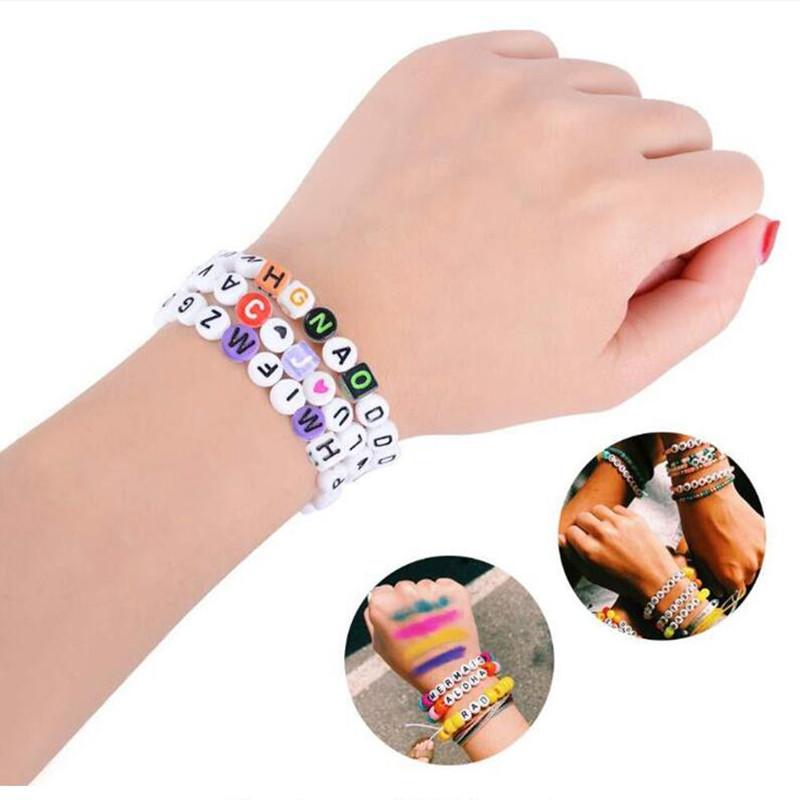 100 Stück 7x4mm A-Z Leuchtende Perlen Buchstabenperlen Acryl Abstandshalter Perlen Für Schmuckherstellung DIY Anhänger Armband