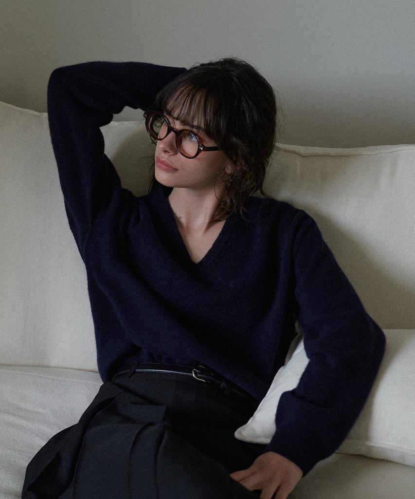 Yulago Vanilla V-Neck Knit