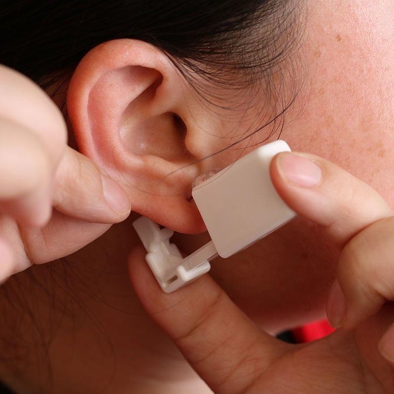 

Одноразовый Безболезненный Прокол Ушей Удобный Гаджет Пистолет для Прокалывания Ушей Хит Otica Маленькие Инструменты для Ушей Антиаллергенные Серьги-Пусеты Набор 1 pack (1 ear hole)