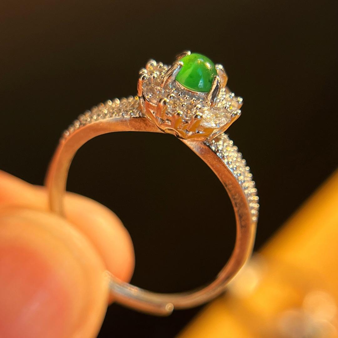 Full Green Yang Green Natural Jadeite Ring, Women S Opening Is Slightly Inlaid, And The Real Shot Is Fidelity.