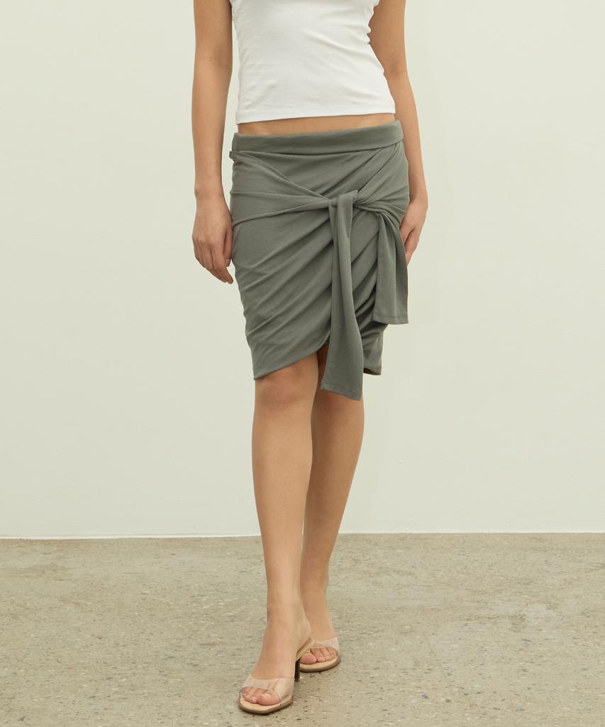 Kamolum Drape Tie Skirt (Charcoal)