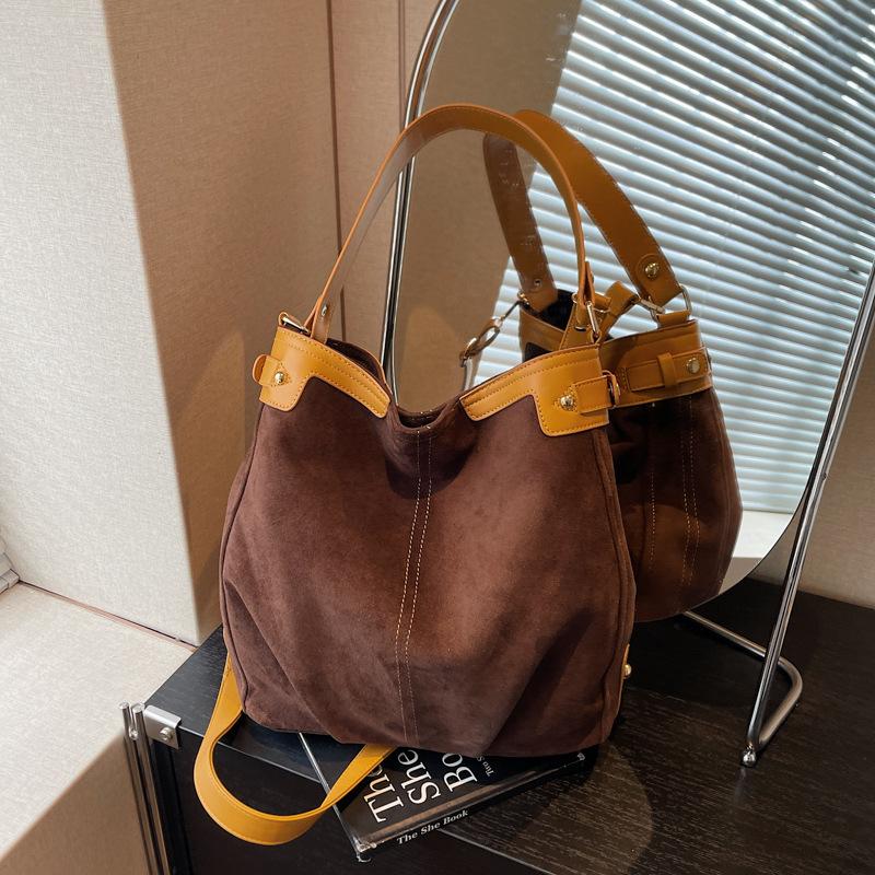 Retro matte bag women's new fashion versatile shoulder messenger bag large capacity commuter tote bag