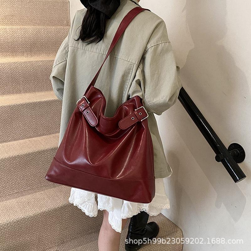 Large-capacity Tote Bag, New Commuter Hand-carried Bucket Bag, Simple Trend Crossbody Shoulder Women's Bag