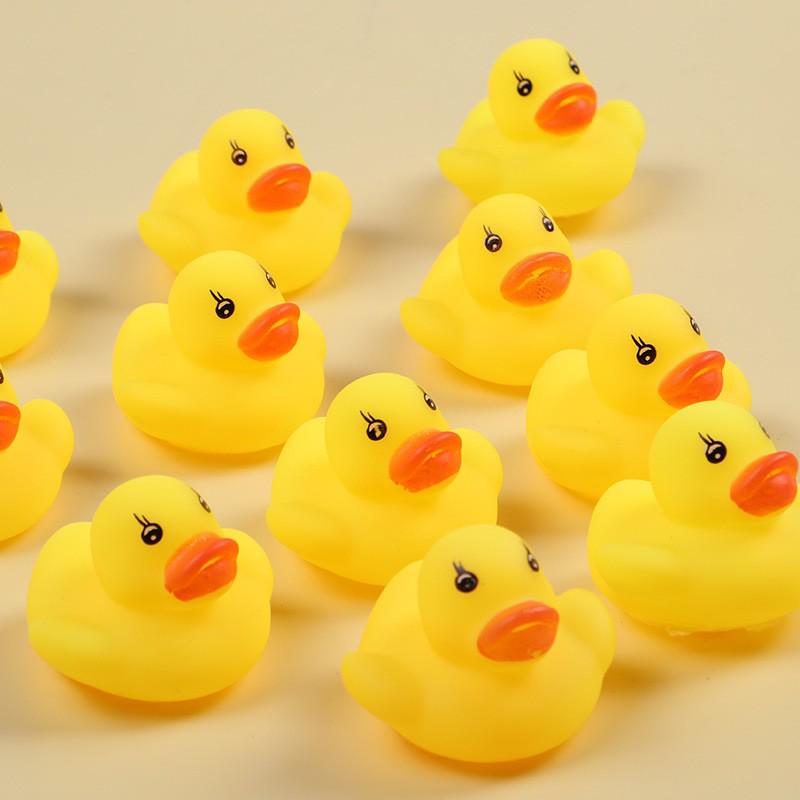 Squeeze & Squeak Vinyl Bath Duck: Interactive Yellow Toy for Boys & Girls