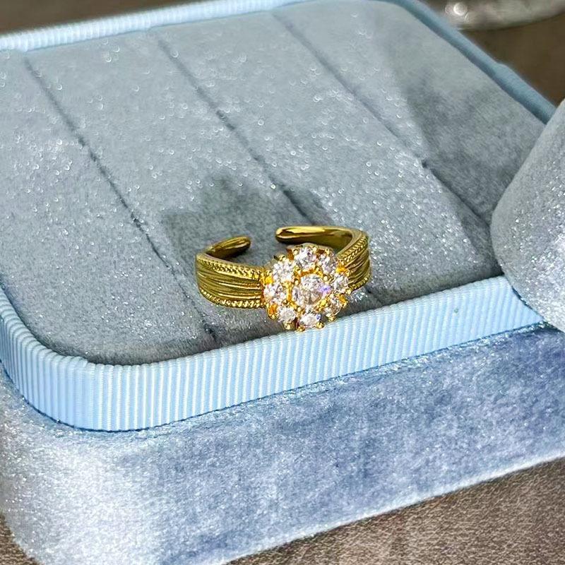 2026 Old Money Wind Exquisite Micro-inlaid Zircon Butterfly Flower Opening Ring Women's Light Luxury Geometric Stacking Wearing Versatile Niche Ring