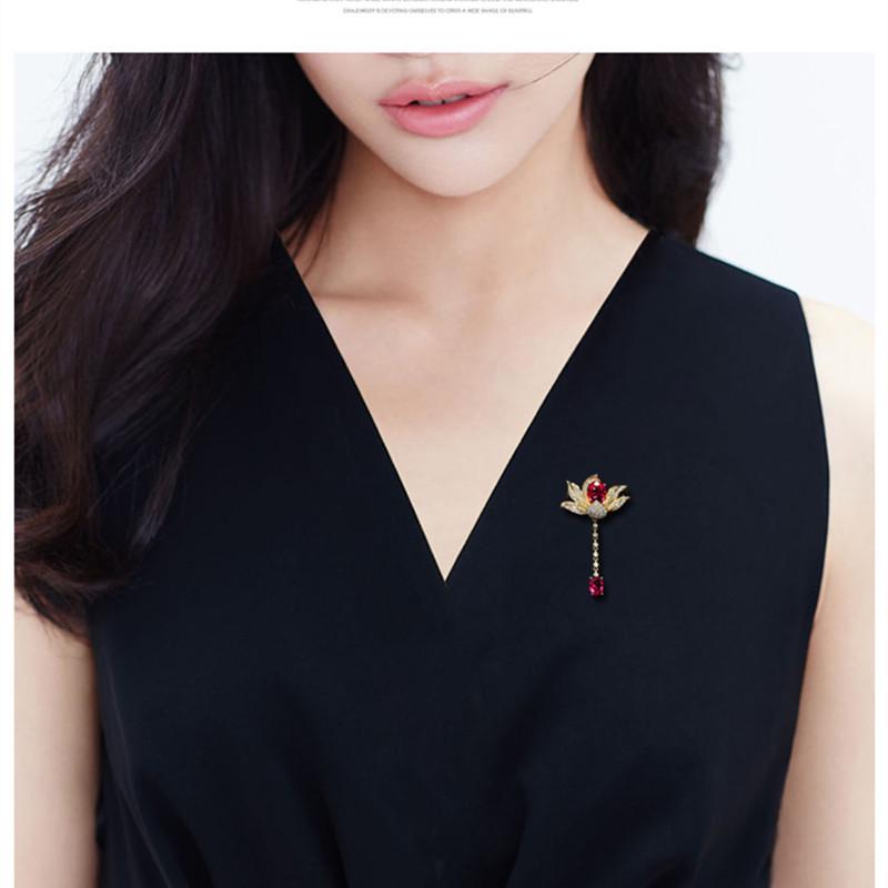 Chinese Lotus Tassel Brooch for Cheongsam Dresses