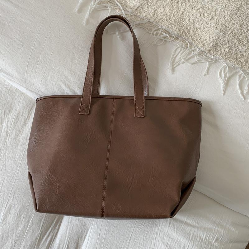 

Повседневная сумка-мессенджер через плечо, большая вместимость, текстура мягкой кожи, модная, универсальная, ретро-сумка-тоут темно-коричневого