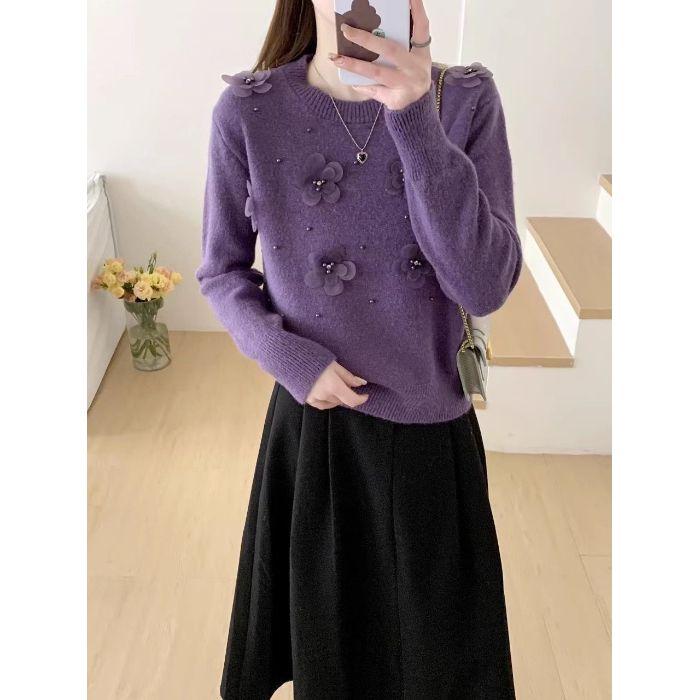 A Fashionable and Stylish Lace Knitted Base Layer for Women In Autumn and Winter
