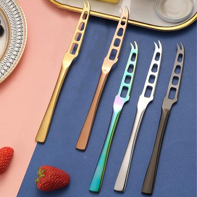 Scharfes Käsemesser. Praktisches, multifunktionales Buttermesser mit gezackter Klinge für Brot