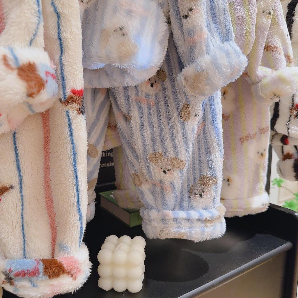 2025 A-Class Flannel Suit for Kids: Plush Velvet Thick Homewear, Fashionable Autumn & Winter Clothing for Boys & Girls.