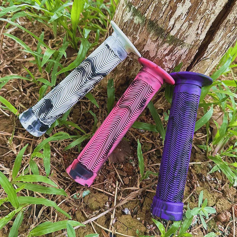 Universal Mixed Color Non-Slip Rubber Bike Handlebar Grips for Mountain and Fixed Gear Bikes