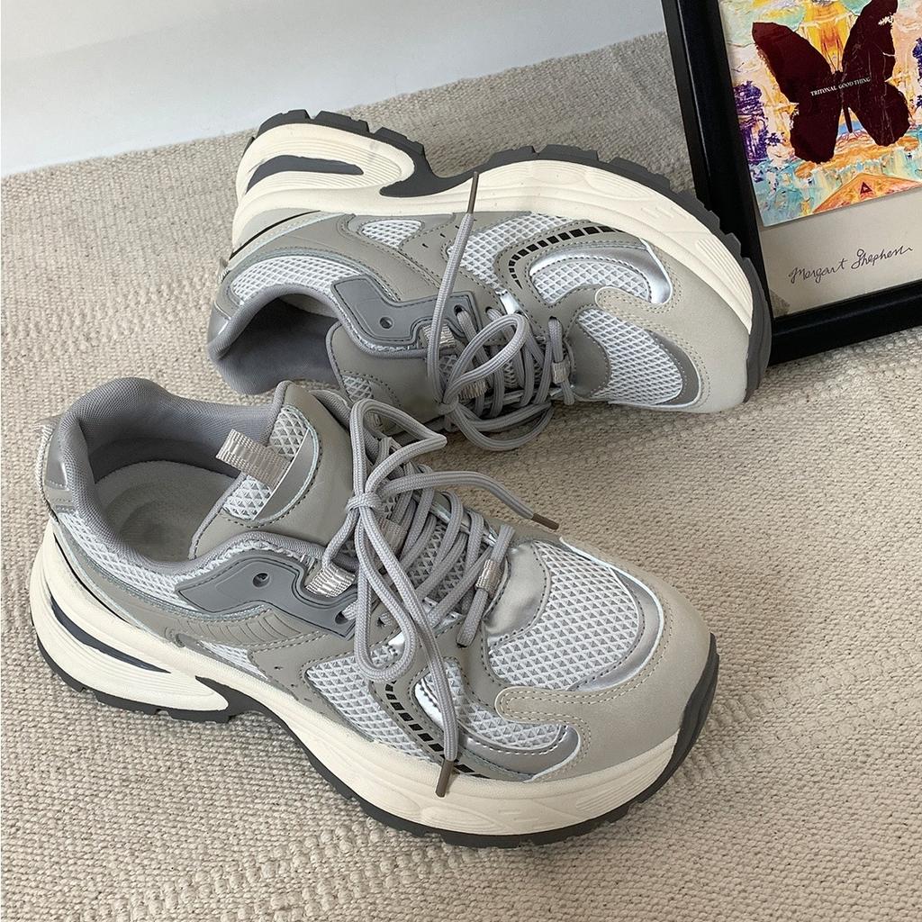 Versatile thick-soled women's spring and autumn small people increase their height, new fried street European sports and leisure shoes