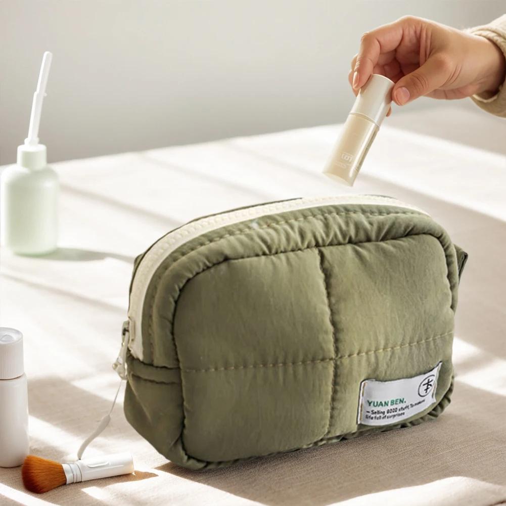 

Women Lightweight Quilted Makeup Storage Bag Aesthetic Cosmetic Holder Bag Waterproof Puffer Cosmetic Pouch Outdoor Travel Bag
