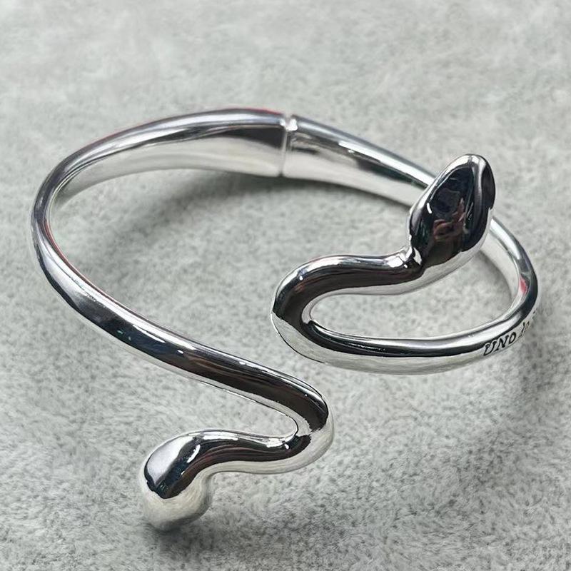 UNOde50 2024 Geometric Women s Bracelet: Elegant  Romantic Jewelry Gift