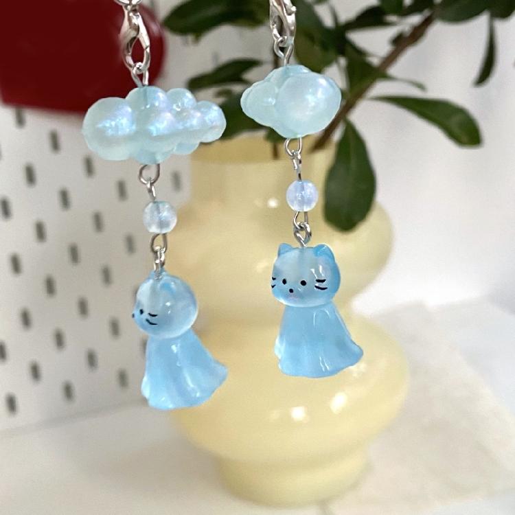 Fashionable Cat and Cloud Phone Lanyard Keychain Hanging Ornament Resin Texture Key Accessory for Various Occasion