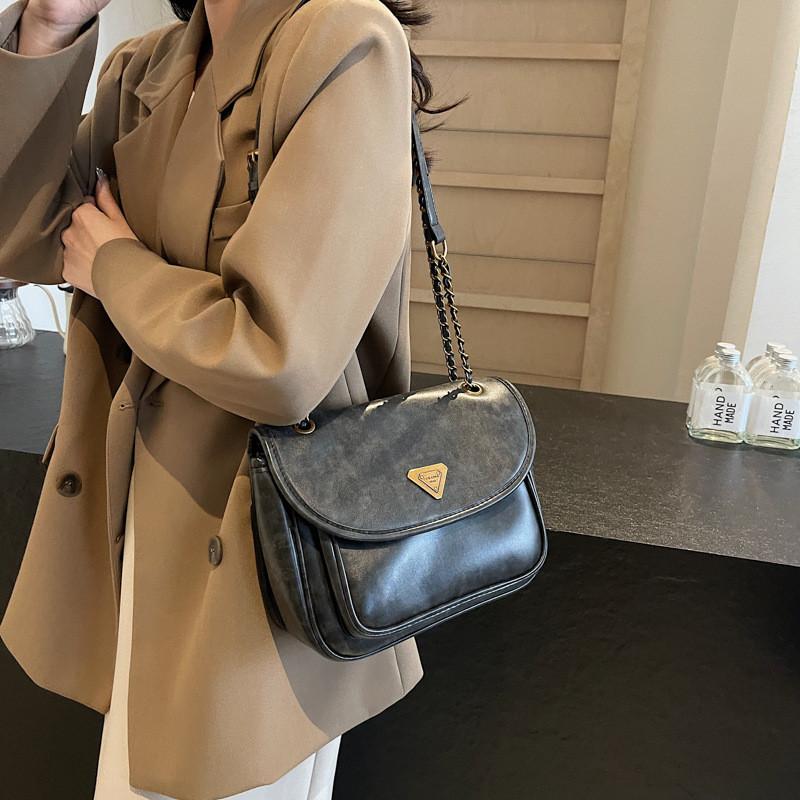 Ielgy High-End Retro Autumn Winter Texture One Shoulder Large Capacity Commuter Chain Bag Small Square Bag