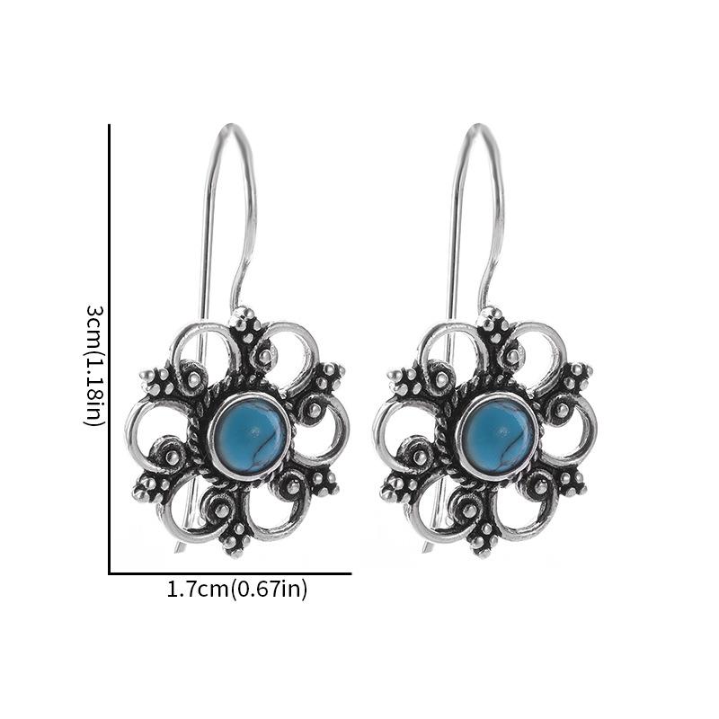 Female Fashion Retro Hollow Pattern Earrings