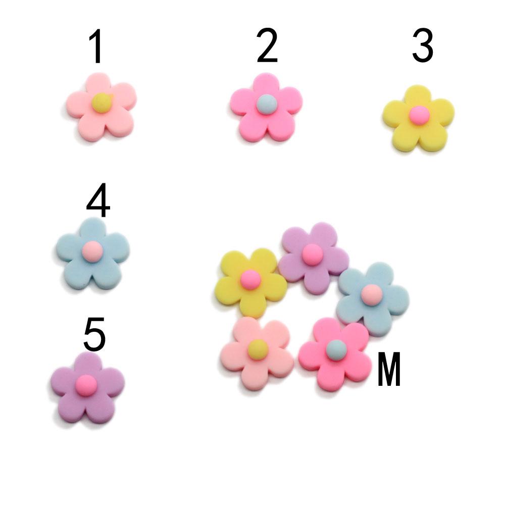 New DIY 100Pcs Mini 18MM Resin Cute Daisy Flower Flatback Stone Flat Back Resin Flower Cabochons Wedding Buttons Craft Scrapbook