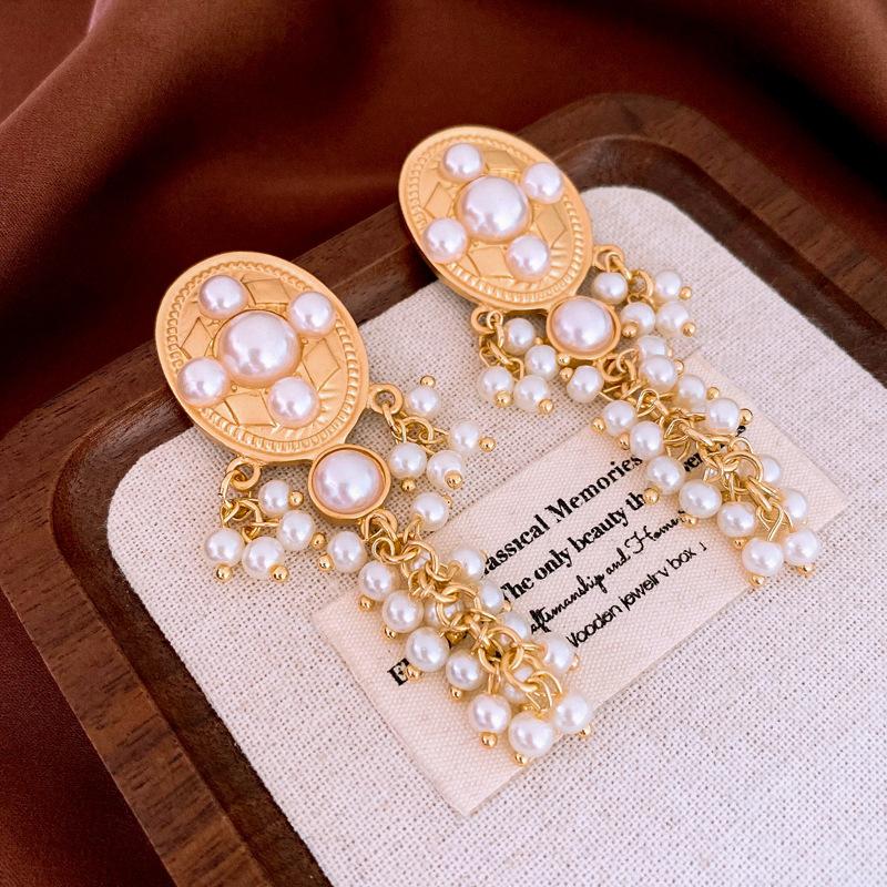 

Французские ретро серьги с жемчужной бахромой, преувеличенные нишевые серьги высокого класса, модные универсальные серьги с темпераментом