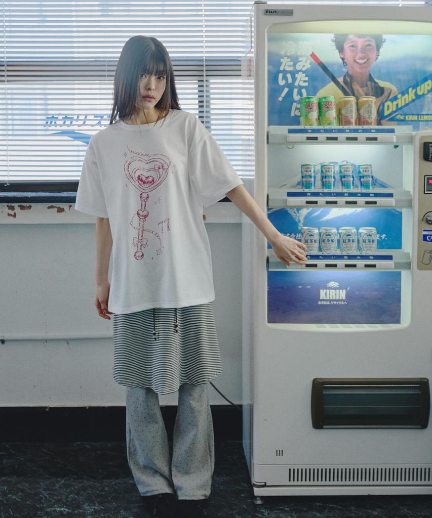 Mihebeu Lovely Magic Wand Oversized Short Sleeve T-Shirt White