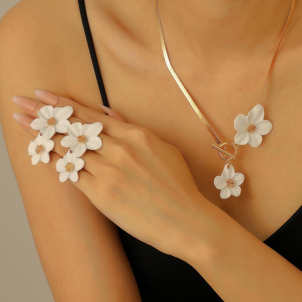 Elegante Witte Bloem Hanger Ketting Oorbellen Enkelbandjes Sieraden Sets voor Vrouwen Oorbellen Bruiloft Sieraden Set Accessoires