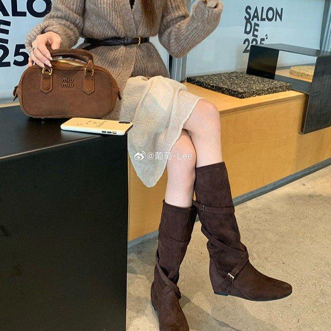 Grape mother studiolee height increased by 6cm~ Korean round head flat bottom suede piled boots medium boots women's autumn and winter