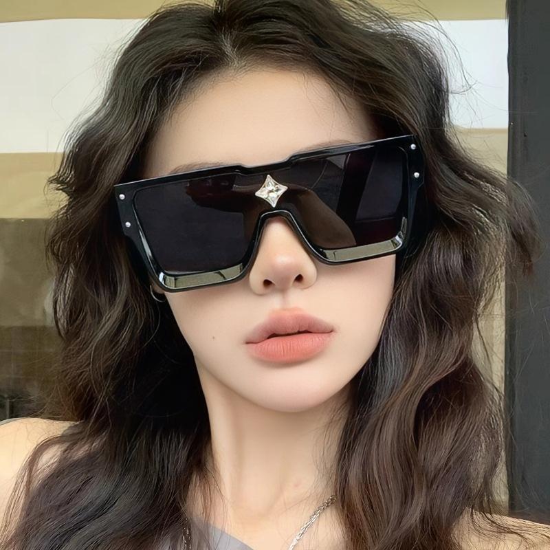 New Large Frame Square Sunglasses Women Decorative Rice Nail Fashion Sun Glasses Men Outdoor Driving Eyewear Uv400