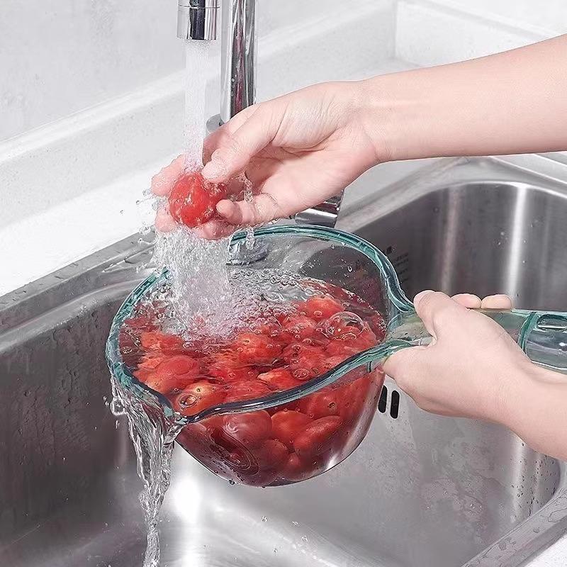1 Pcs Household Creative Water Ladle Wrestling Not Broken Transparent Water Scoop Thickened Plastic Water Spoon Kitchen Utensils