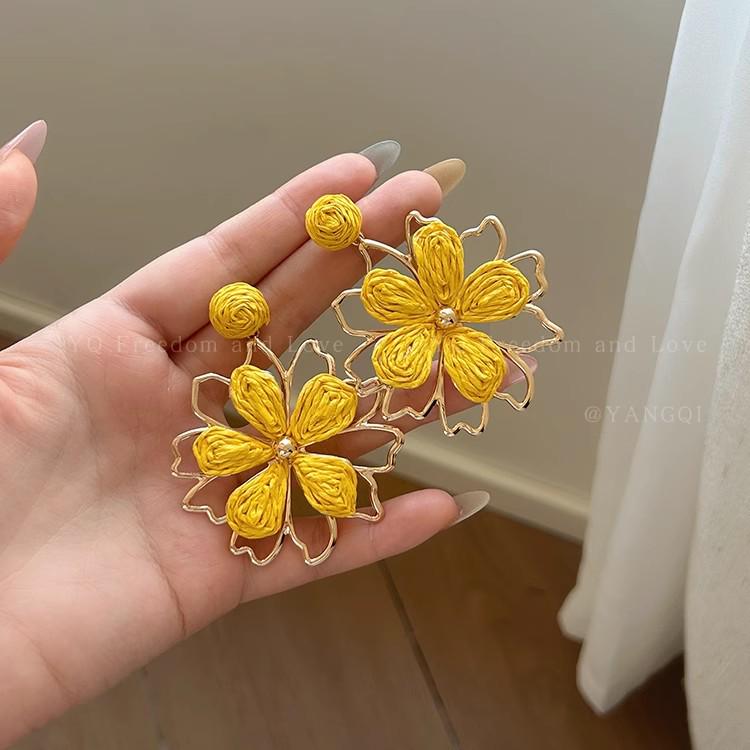 Resort Style Sunflower Earrings - Spring/Summer 2025 Collection for Women