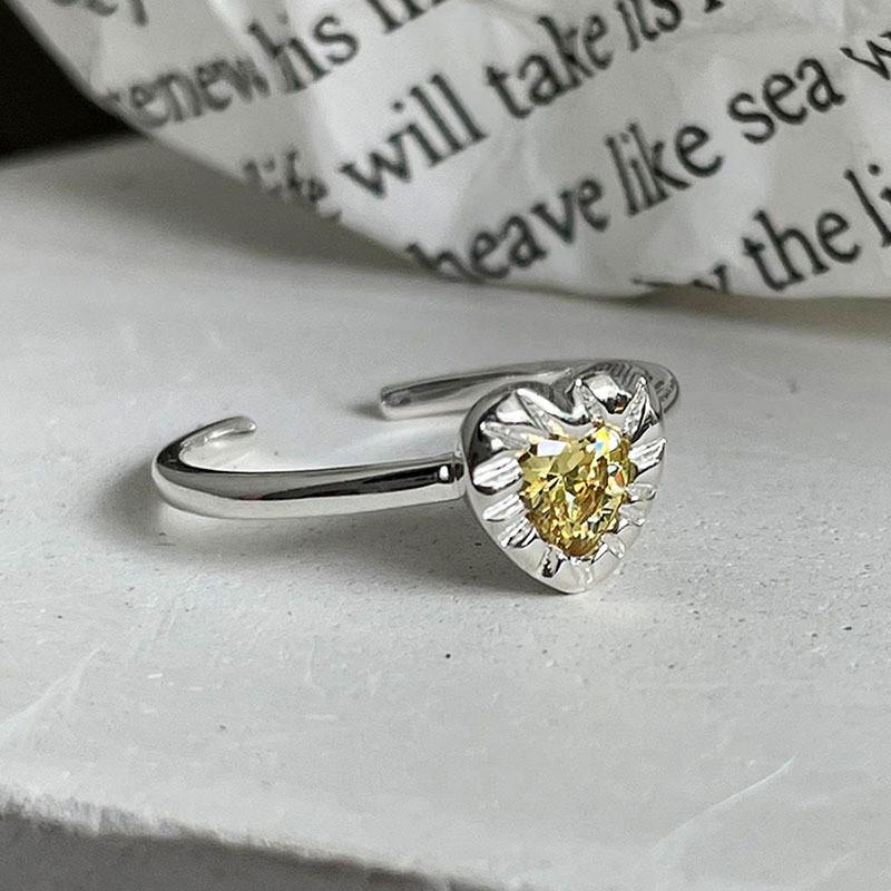 Crystal Beautiful Yellow Heart Ring For Women Stylish And Adjustable Copper Jewelry
