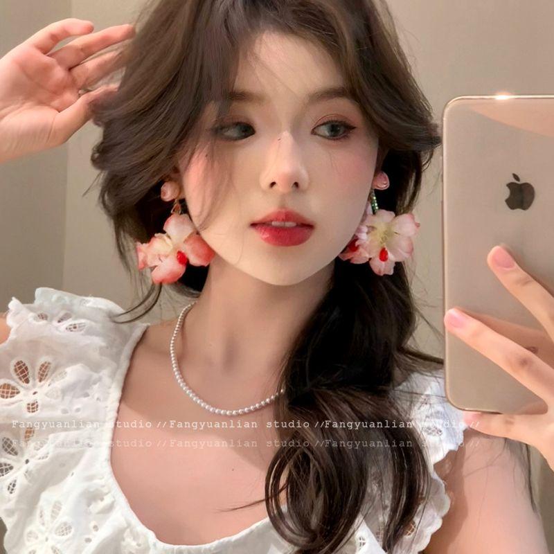 

Floral Beauty Vacation Style Pink Flower Ear Clip Women s Earless Earrings Elegant Sweet Earrings Special-Interest Earrings No pierced ears! Pink Rose Ear Clip