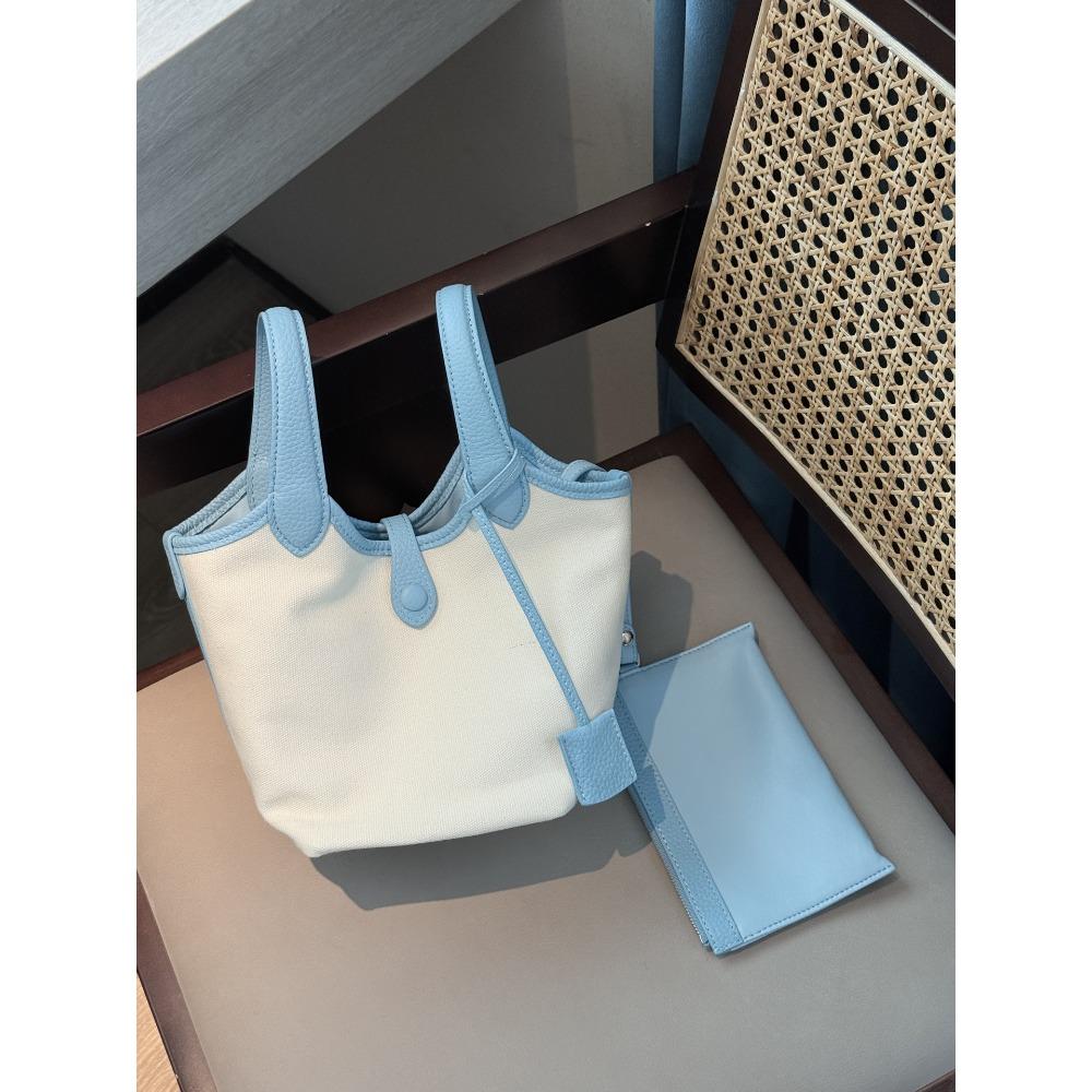 Fashionable Women's Shoulder Bag Trendy PU Leather Bag Lightweight Outdoor Handbag Large Capacity Crossbody Soft Leather Backpack