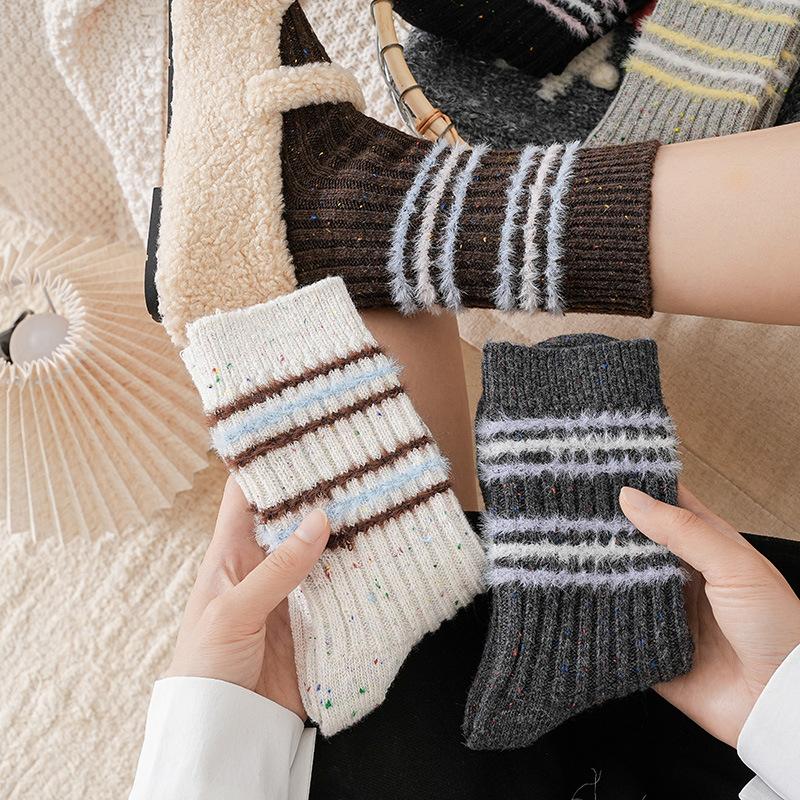 Socken Mittelhohe Socken Saison Warmes Fleece Verdickte Wollsocken Retro Flockstreifen Internet-Berühmtheit Stacking Socken