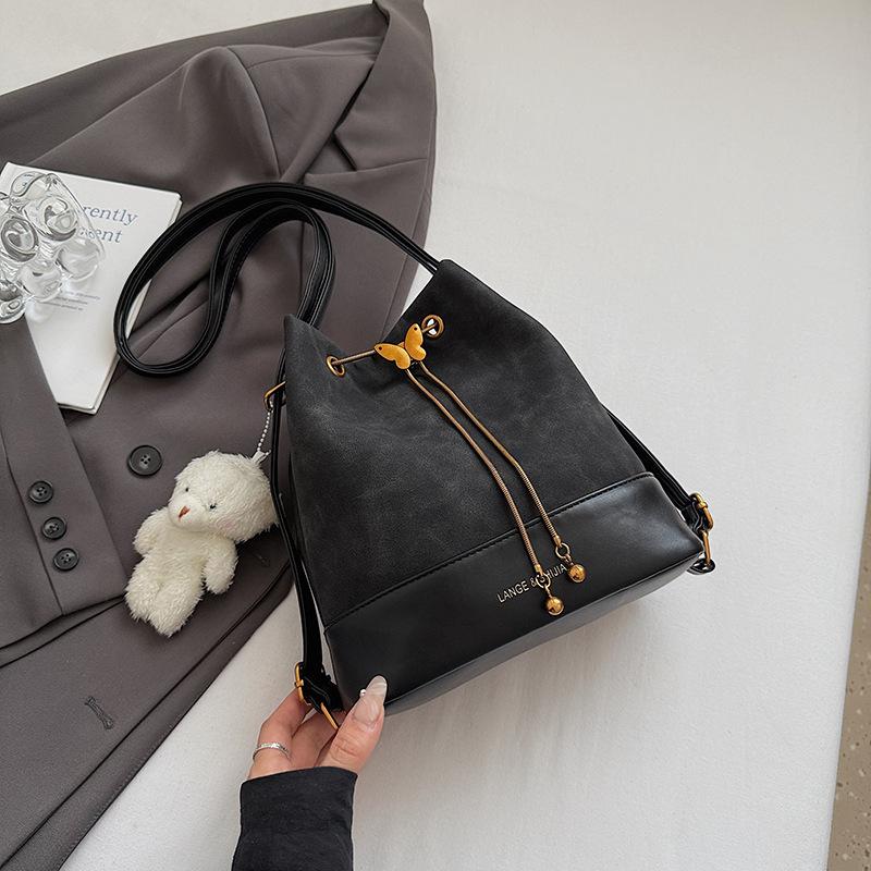 

Bucket bag shoulder messenger bag women s 2025 autumn new foreign style niche women s bag drawstring dual-purpose small backpack чёрный