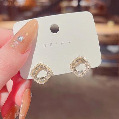 Geometric Fashion Diamond Pearl Earrings: S925 Silver Needle, Trendy & Elegant Design for Women