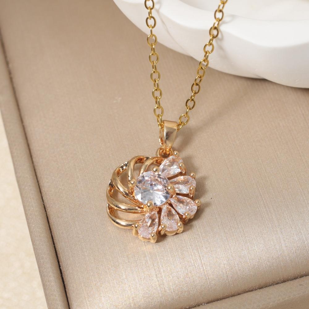 Flower Shape Pendant Necklace for Women Golden Stainless Steel Clavicle Chain Wedding Party Daily Wear Jewelry Accessories