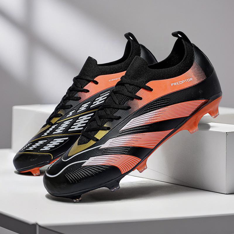 Autumn men's new C Luo European Cup seamless fly-woven low-top couple football shoes student spike training football shoes