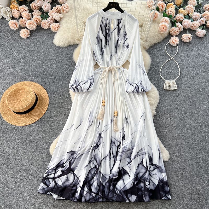 Palace Style Round Neck Print Lantern Sleeve Loose Dress