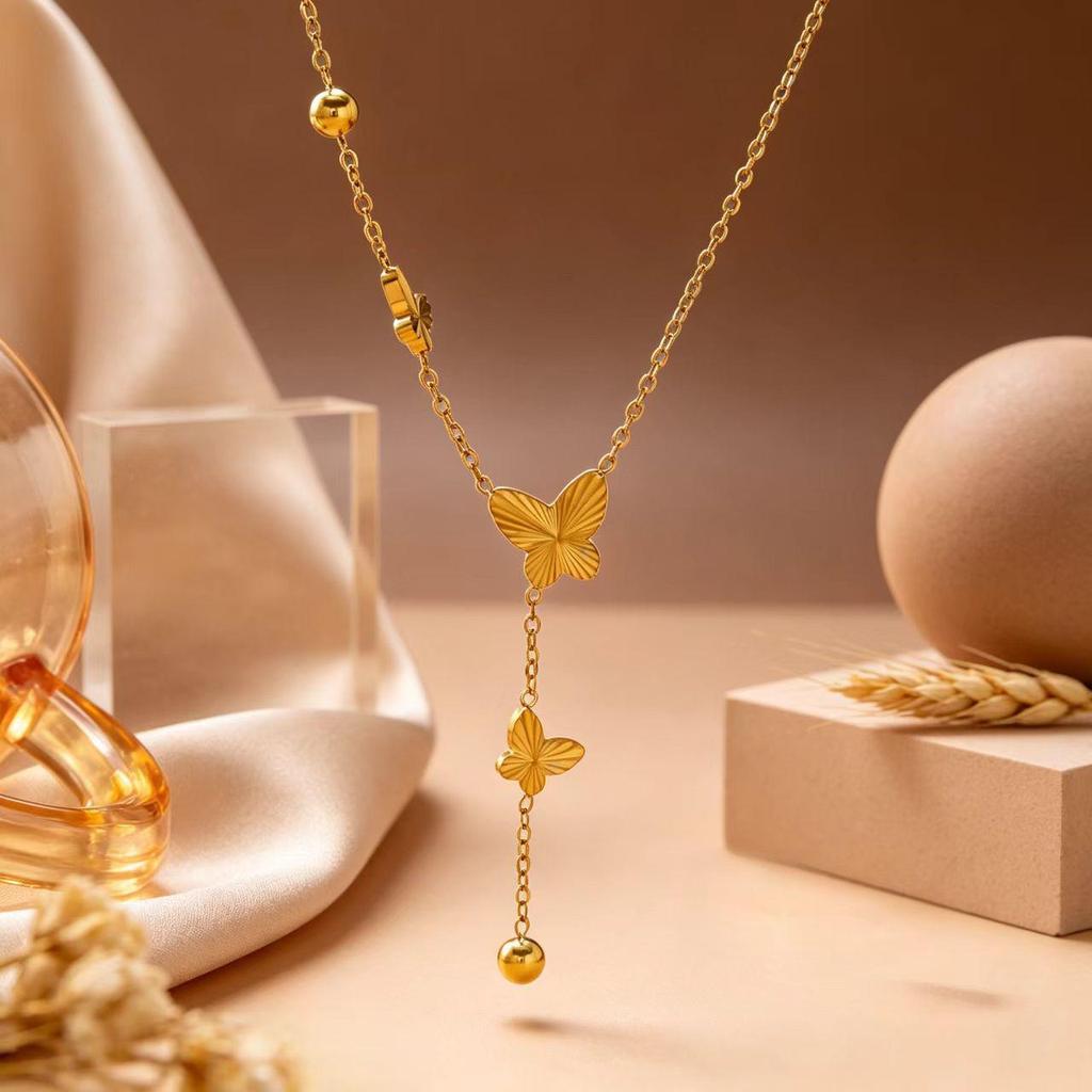 Gold-Plated 3D Butterfly Necklace: Stylish Titanium Steel, Light Luxury Versatile Women's Jewelry.